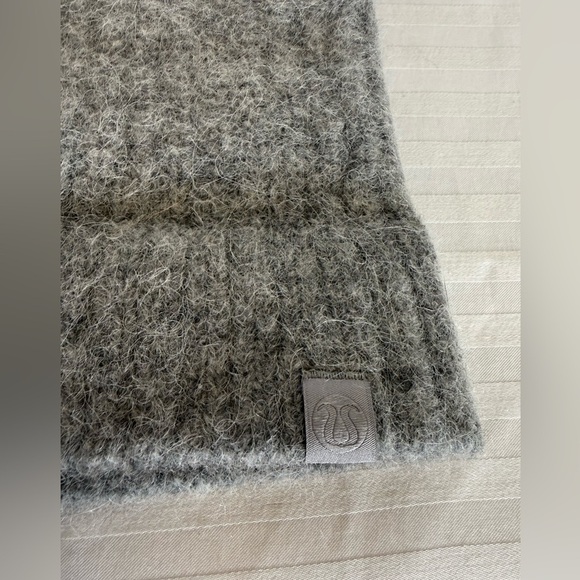 lululemon | Gray Merino Wool Alpaca Blend Beanie Chunky Cozy Soft Unisex O/S main image 6
